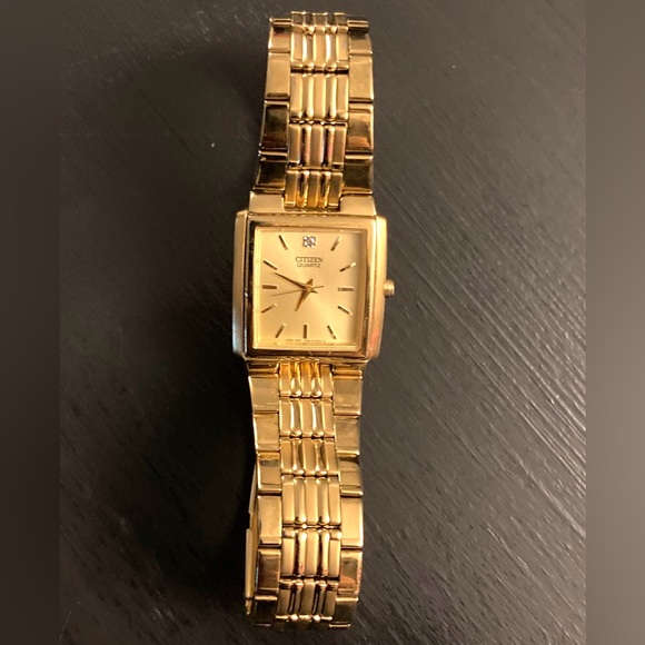 Citizen Quartz Vintage Gold Tone Watch Rectangle Dial w/ diamond at 12 o'clock! - Picture 4 of 13
